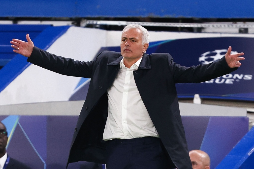 0-3不敌纽卡！多家葡媒聚焦穆里尼奥：用人不佳，“砌的墙倒了”